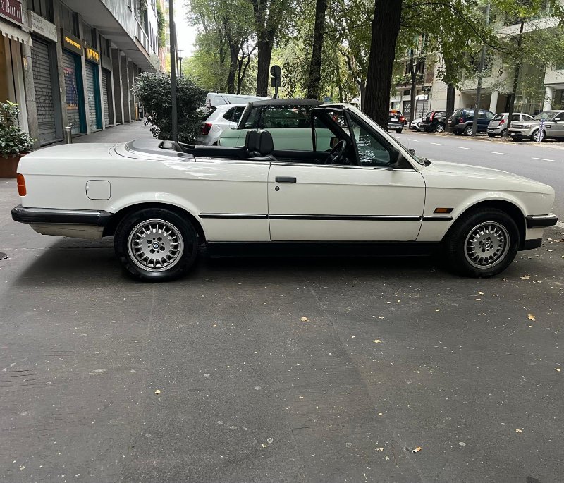 BMW Milan décapotée.jpeg