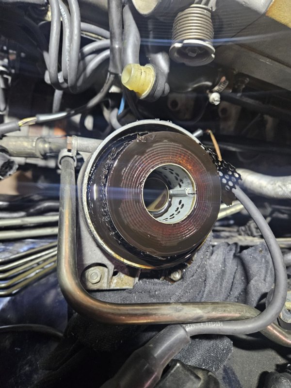 filtre huile délabré.jpeg